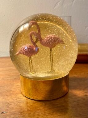 Pink Flamingo Glitter Snow‎ Globe - Gold Base
